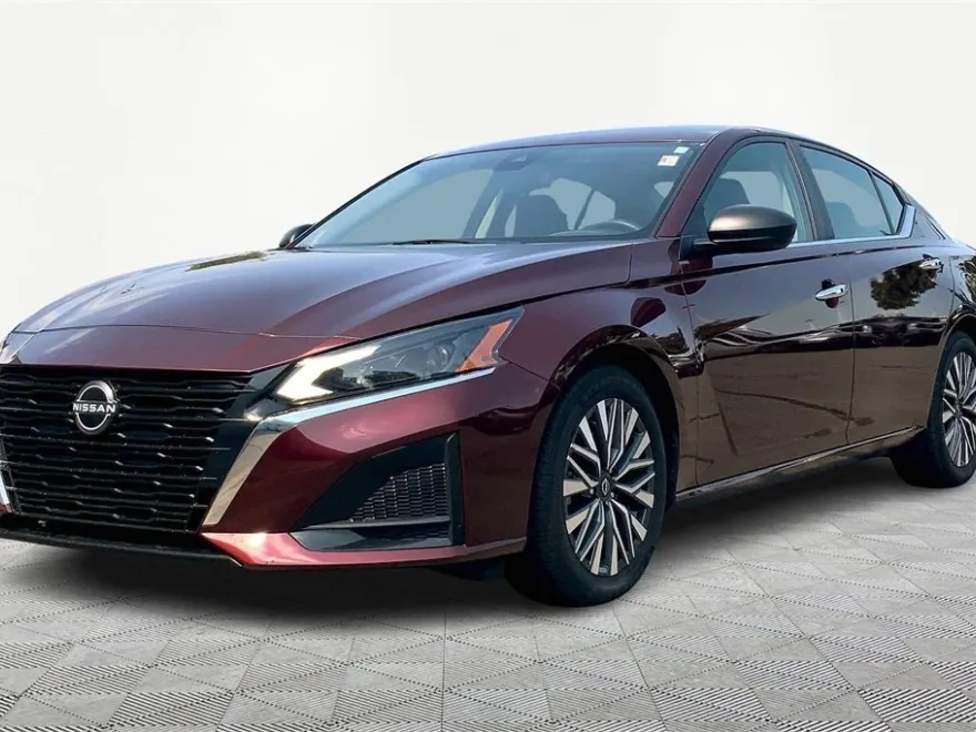 2024 Nissan Altima 2.5 SV photo 1