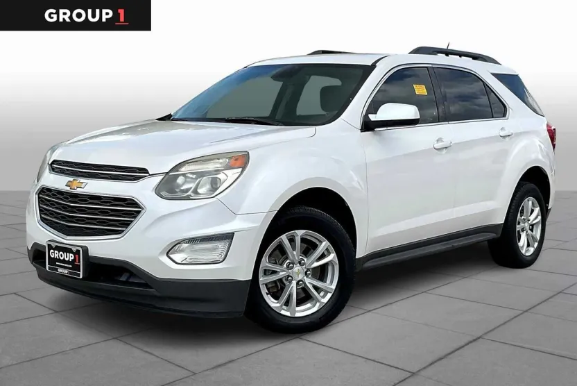 2017 Chevrolet Equinox LT photo 1