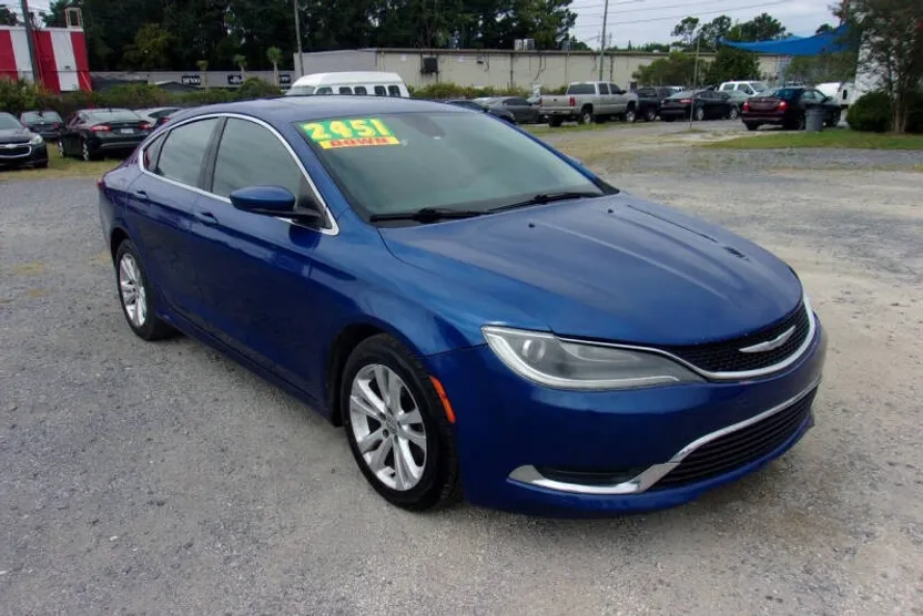 2015 Chrysler 200 Limited photo 1