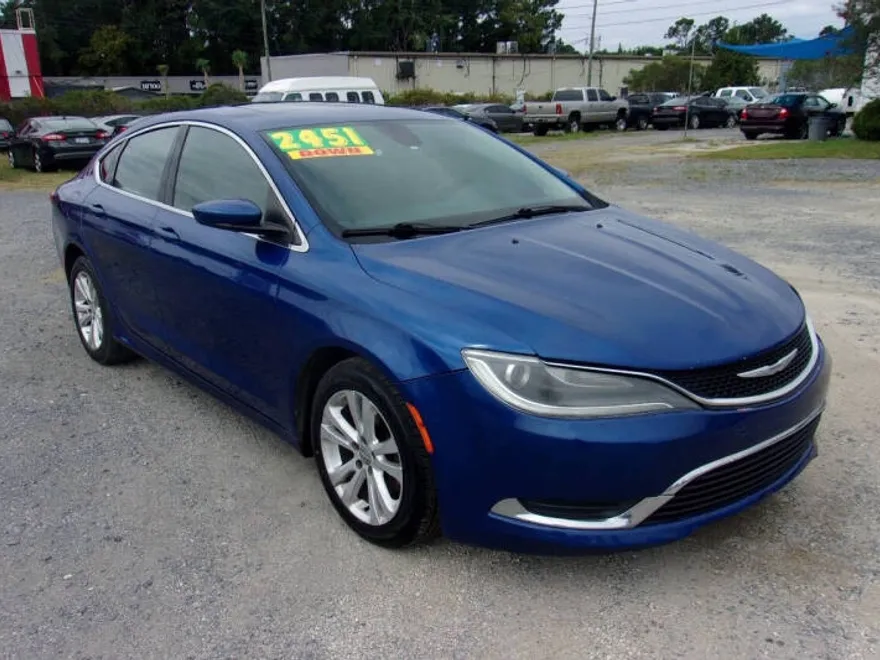 2015 Chrysler 200 Limited photo 1