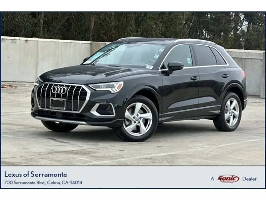 2020 Audi Q3 45 TFSI Premium photo 1