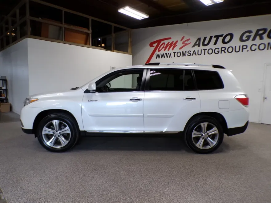 2011 Toyota Highlander Limited photo 1