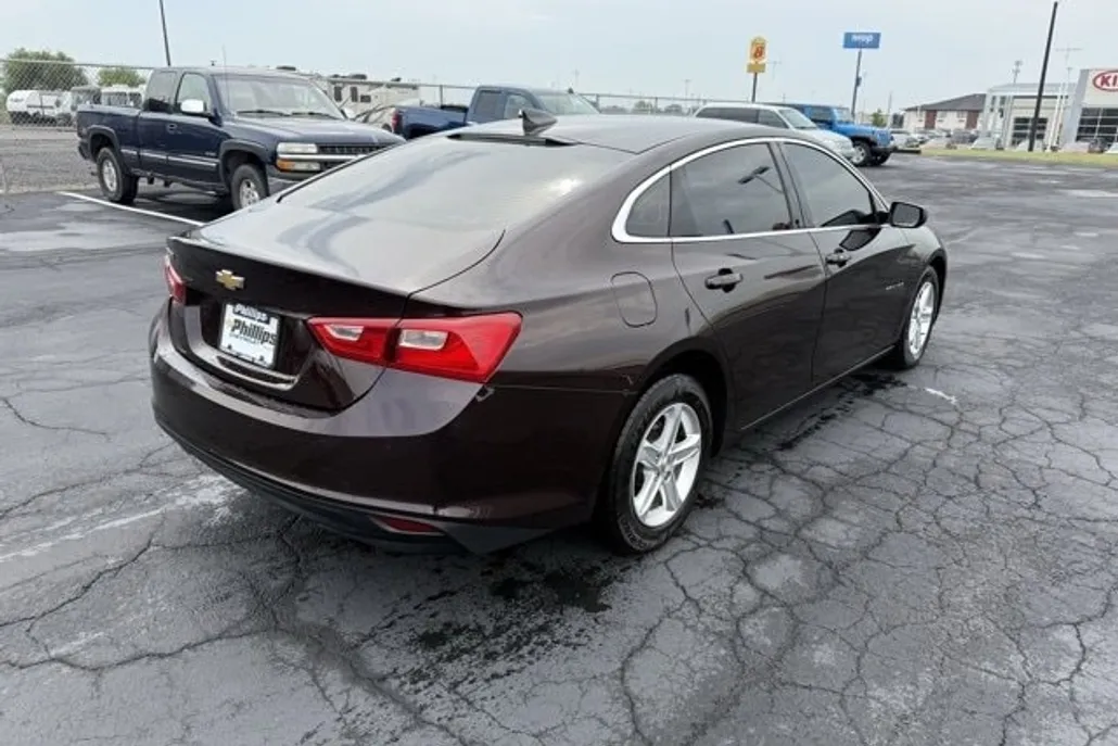 2020 Chevrolet Malibu LS photo 1