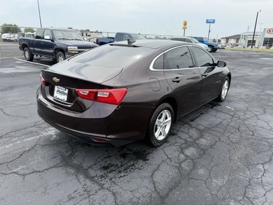 2020 Chevrolet Malibu LS photo 1