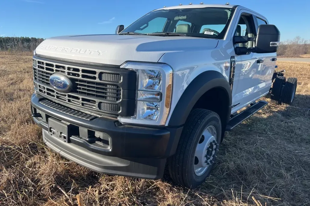 2024 Ford F-450 XL photo 1