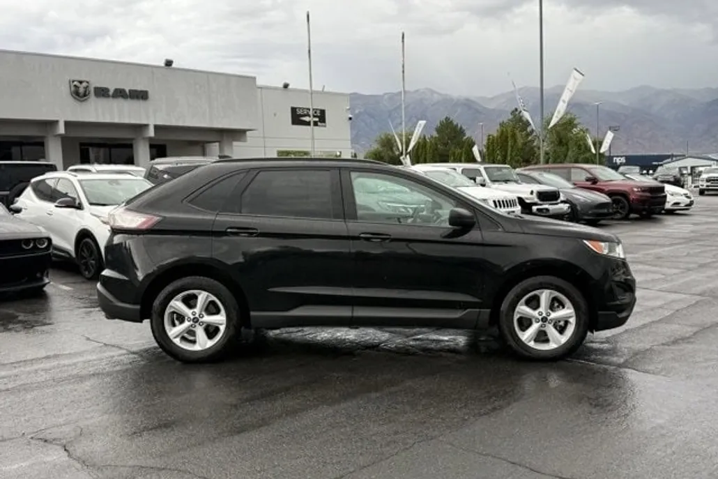 2018 Ford Edge SE photo 1