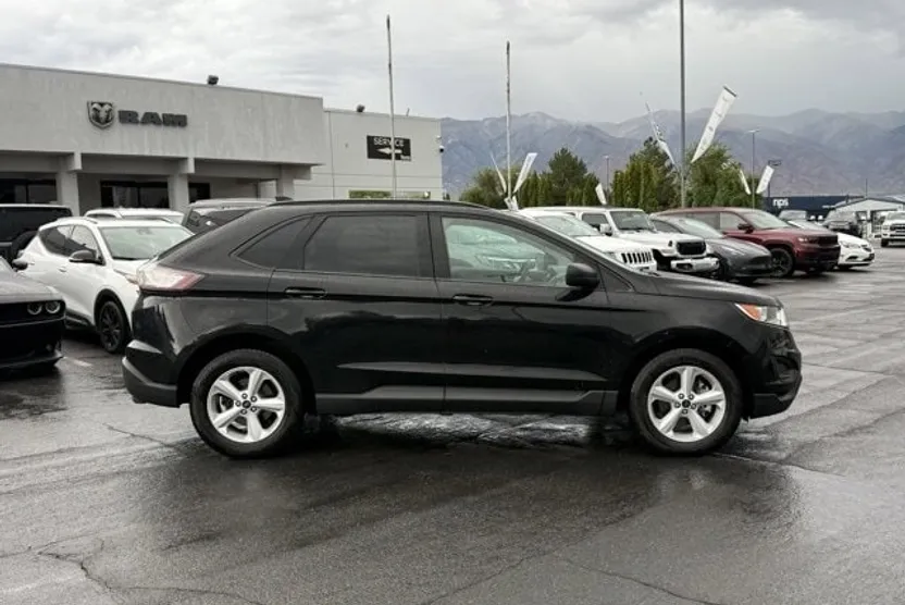2018 Ford Edge SE photo 1