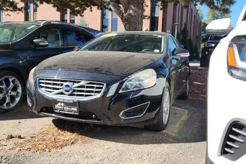 2013 Volvo S60 T5 Platinum photo 1