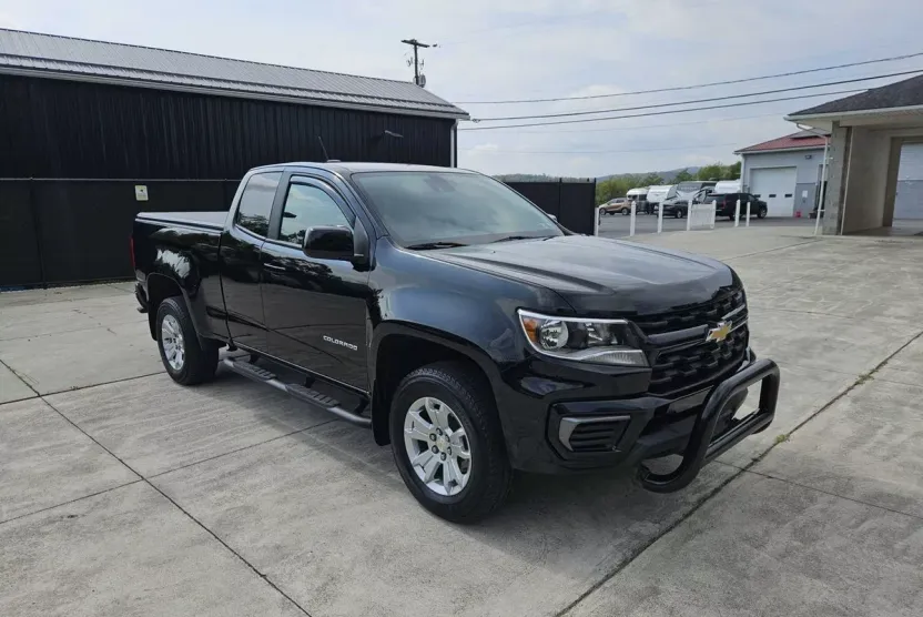 2022 Chevrolet Colorado LT photo 1