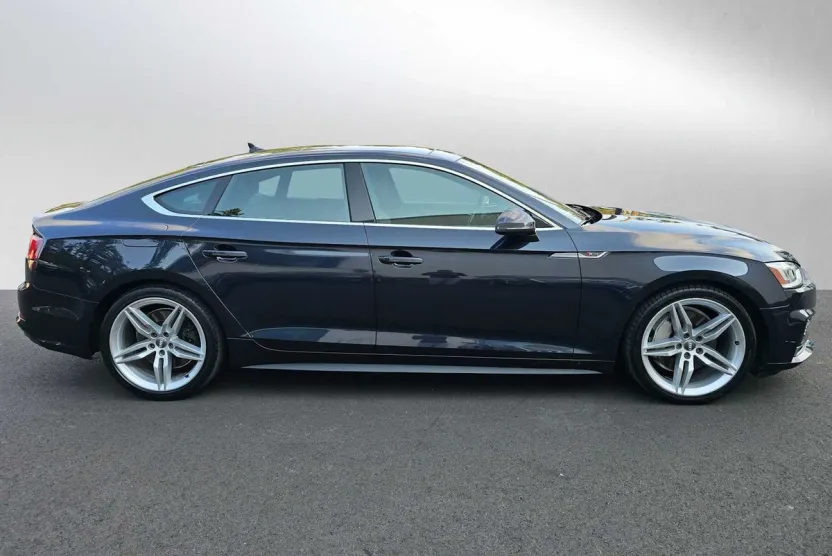 2018 Audi A5 Premium Plus photo 1