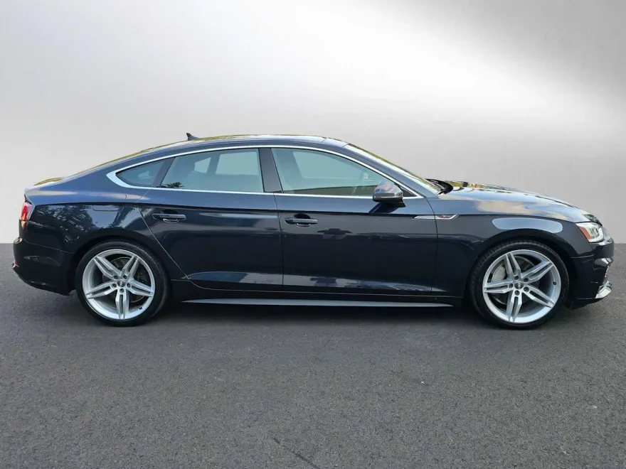 2018 Audi A5 Premium Plus photo 1