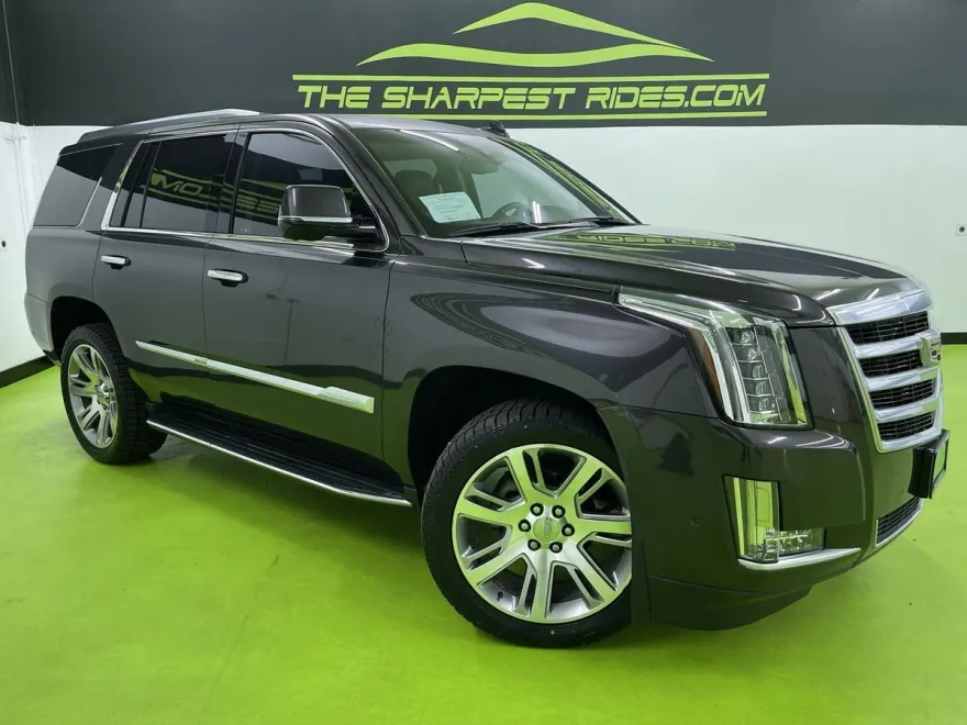 2017 Cadillac Escalade Luxury photo 1