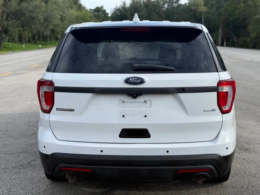 2017 Ford Explorer photo 1