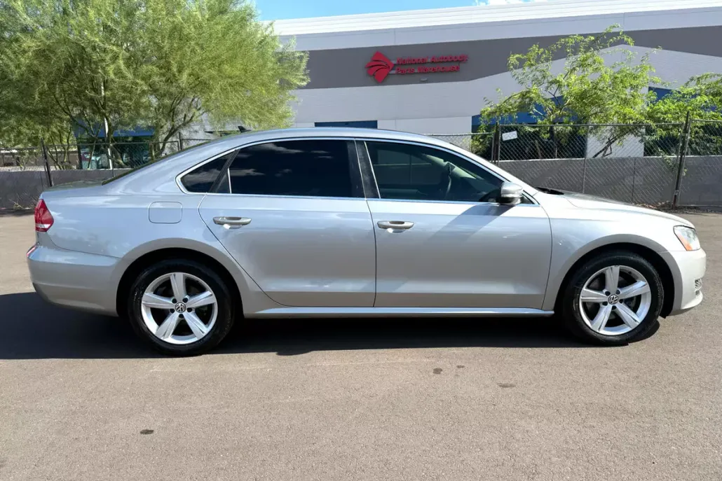 2013 Volkswagen Passat SE photo 1