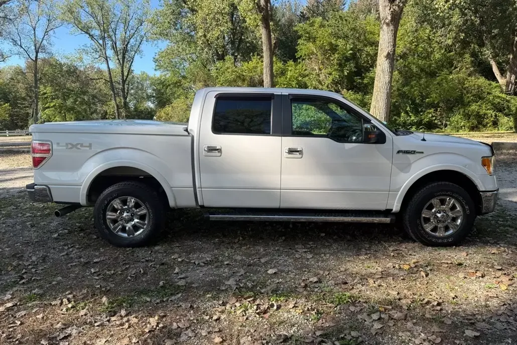 2011 Ford F-150 Lariat photo 1