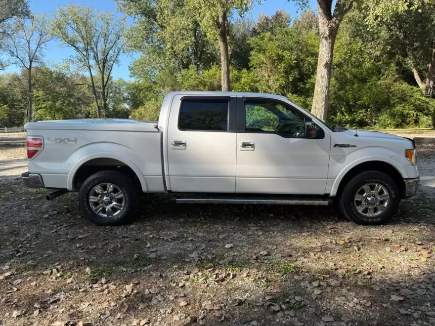 2011 Ford F-150 Lariat photo 1