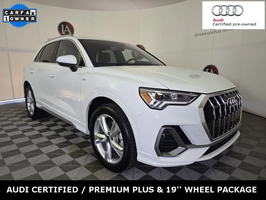 2024 Audi Q3 S line Premium Plus photo 1