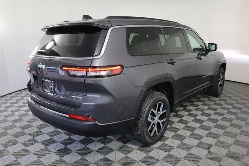 2025 Jeep Grand Cherokee Limited photo 1
