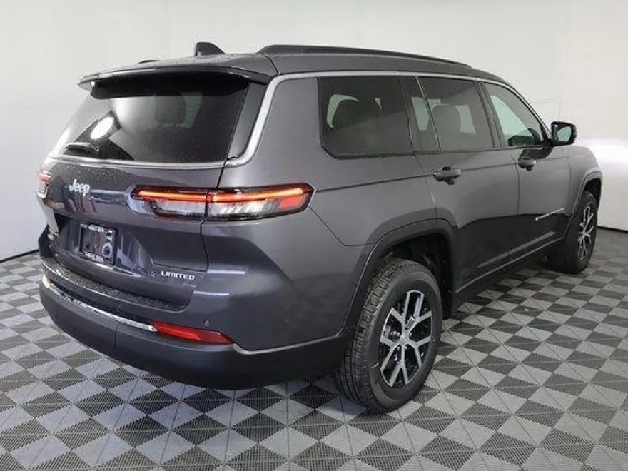 2025 Jeep Grand Cherokee Limited photo 1