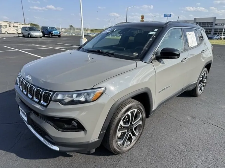 2023 Jeep Compass Limited photo 1