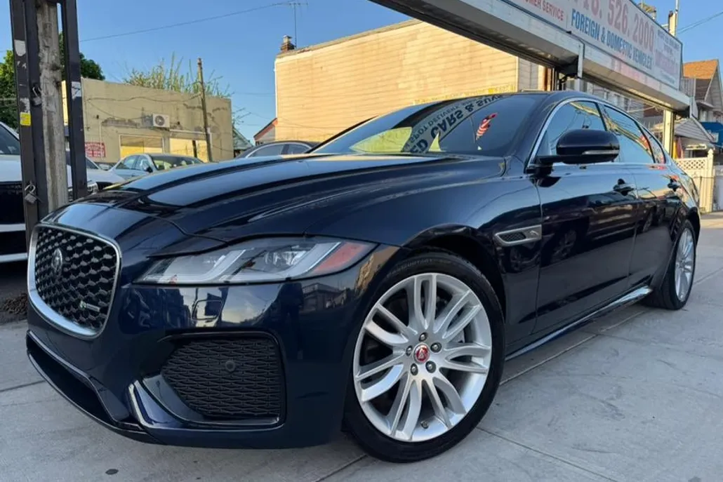 2022 Jaguar XF R-Dynamic AWD photo 1