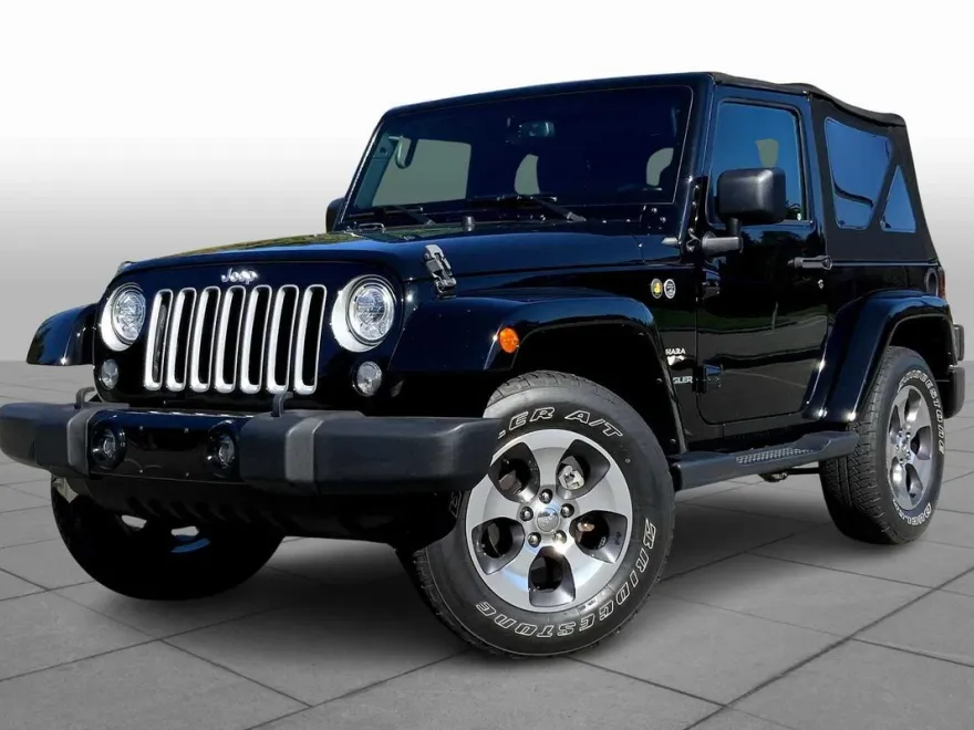 2017 Jeep Wrangler Sahara photo 1