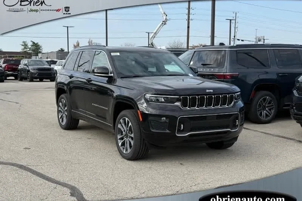 2025 Jeep Grand Cherokee Overland photo 1