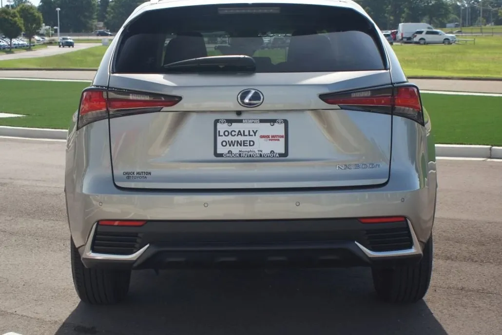 2021 Lexus NX 300h Luxury photo 1