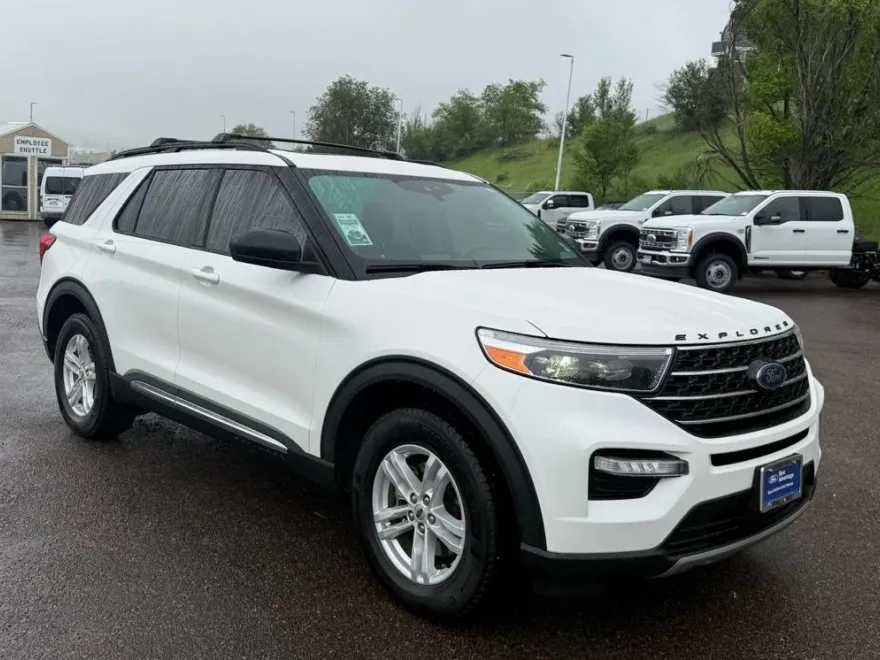 2021 Ford Explorer XLT photo 1