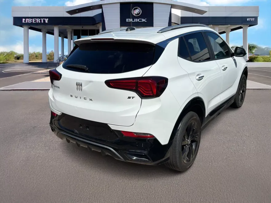 2024 Buick Encore GX Sport Touring photo 1