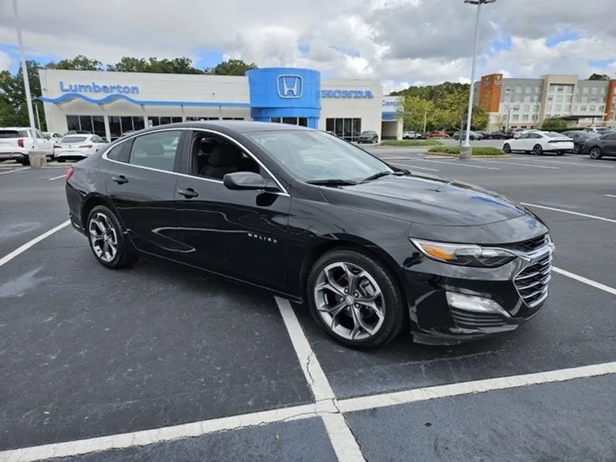 2024 Chevrolet Malibu 1LT photo 1