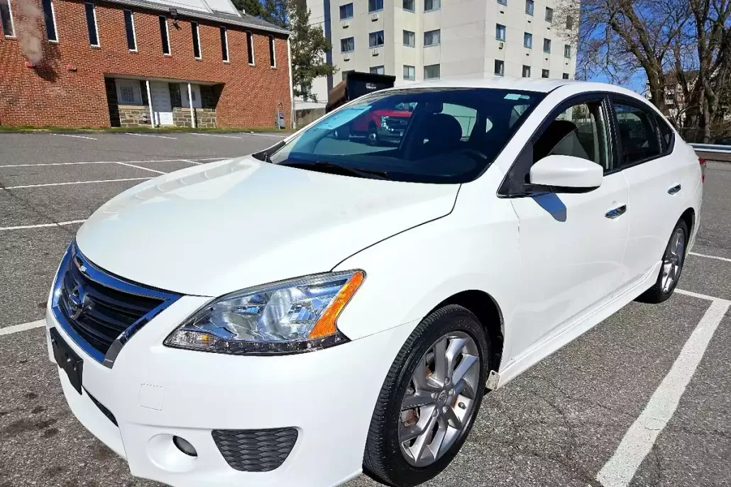 2014 Nissan Sentra SR photo 1