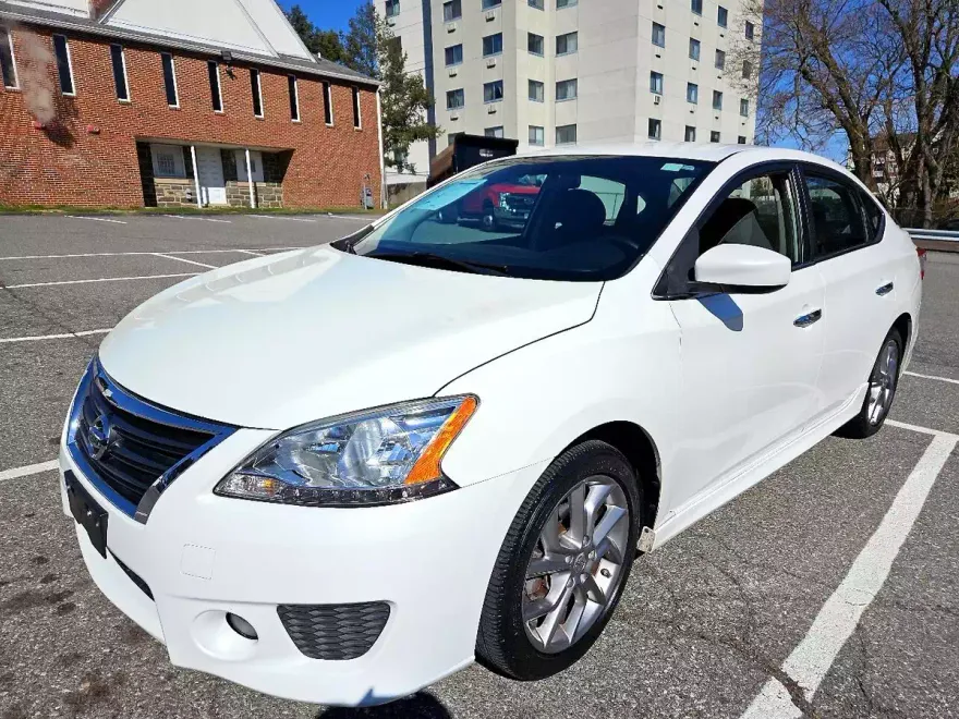 2014 Nissan Sentra SR photo 1