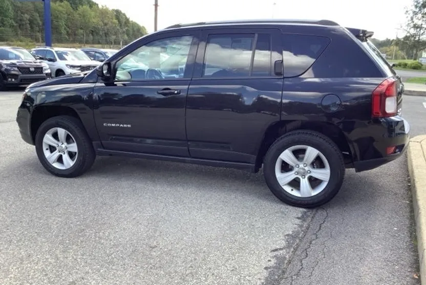 2016 Jeep Compass Latitude photo 1