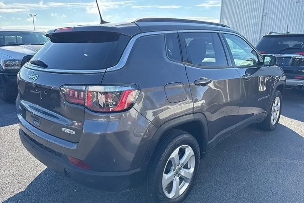 2019 Jeep Compass Latitude photo 1