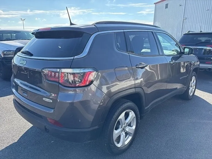 2019 Jeep Compass Latitude photo 1