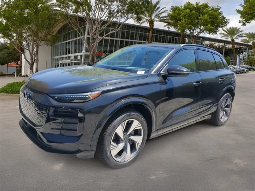 2025 Audi Q6 E-tron Premium Plus photo 1