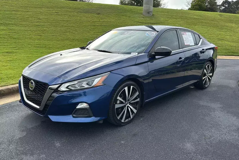 2022 Nissan Altima 2.5 SR photo 1