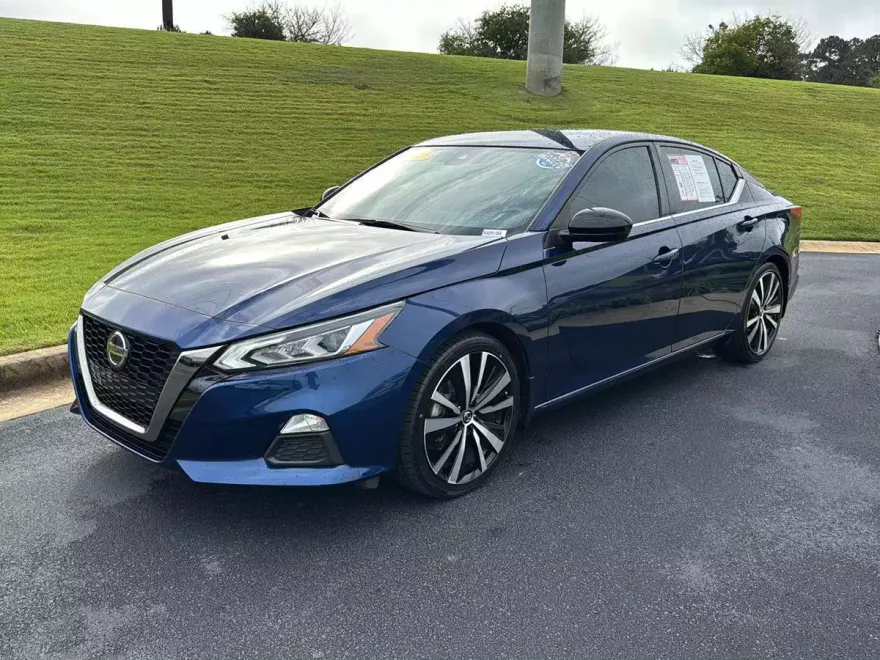 2022 Nissan Altima 2.5 SR photo 1