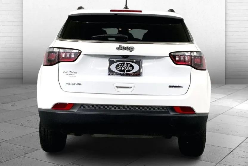 2023 Jeep Compass Latitude photo 1