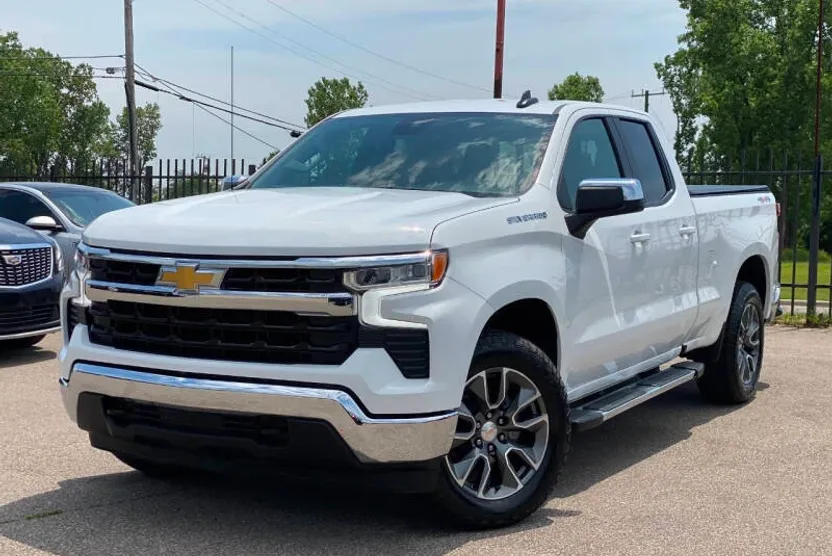 2024 Chevrolet Silverado 1500 LT photo 1