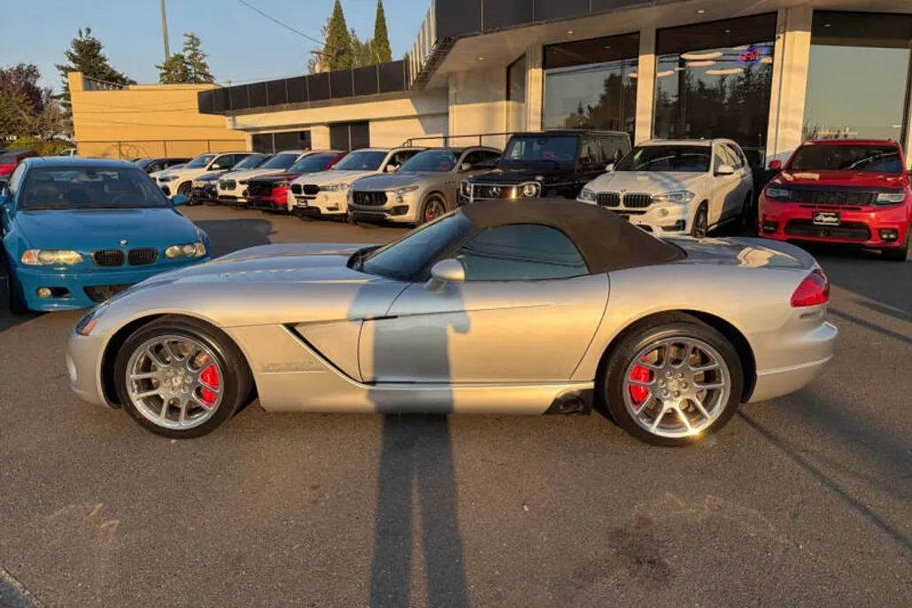 2004 Dodge Viper SRT10 photo 1