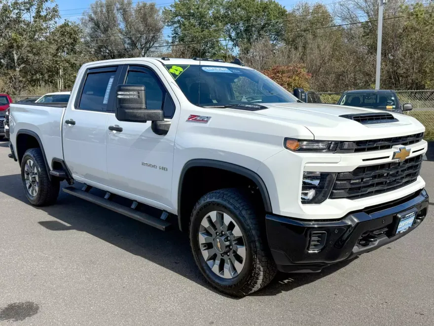 2025 Chevrolet Silverado 2500HD Custom photo 1