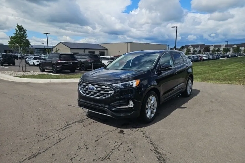 2024 Ford Edge Titanium photo 1