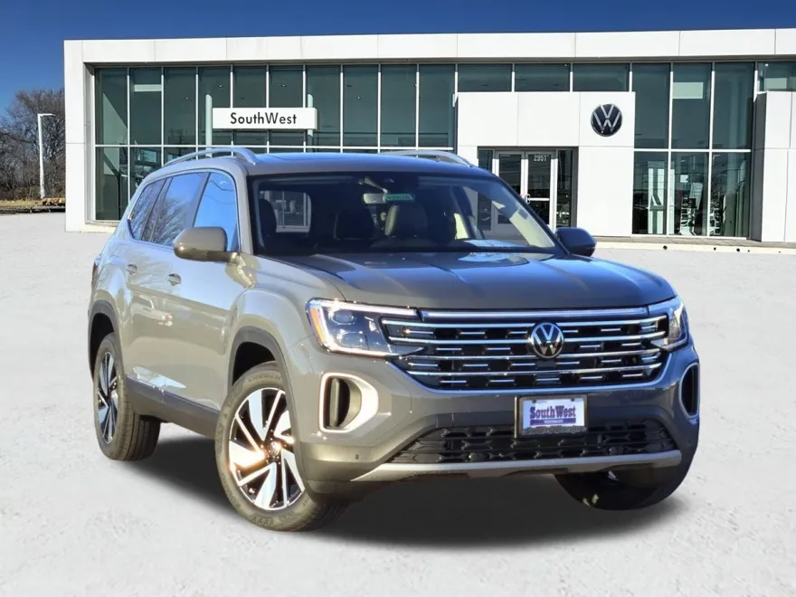 2025 Volkswagen Atlas SEL photo 1