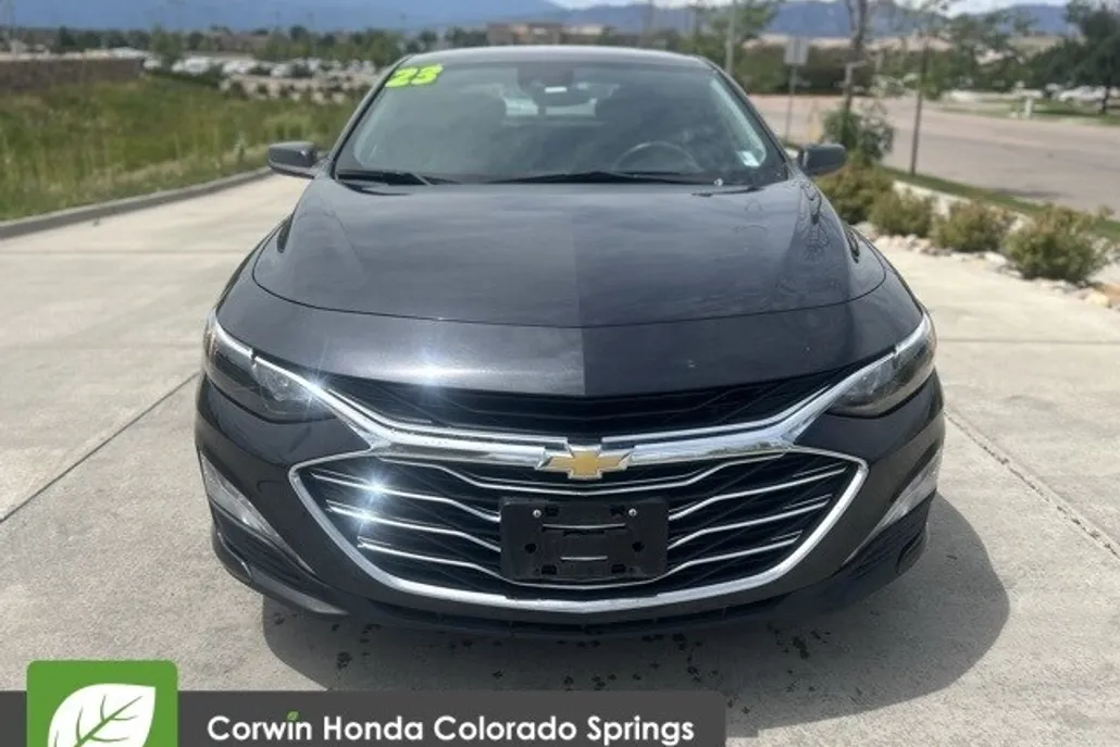 2023 Chevrolet Malibu 1LT photo 1
