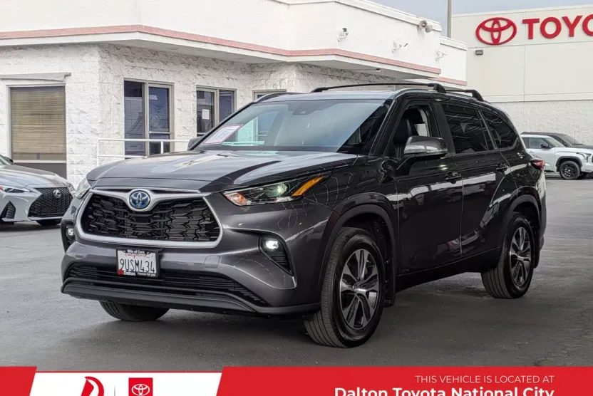 2024 Toyota Highlander Hybrid XLE photo 1