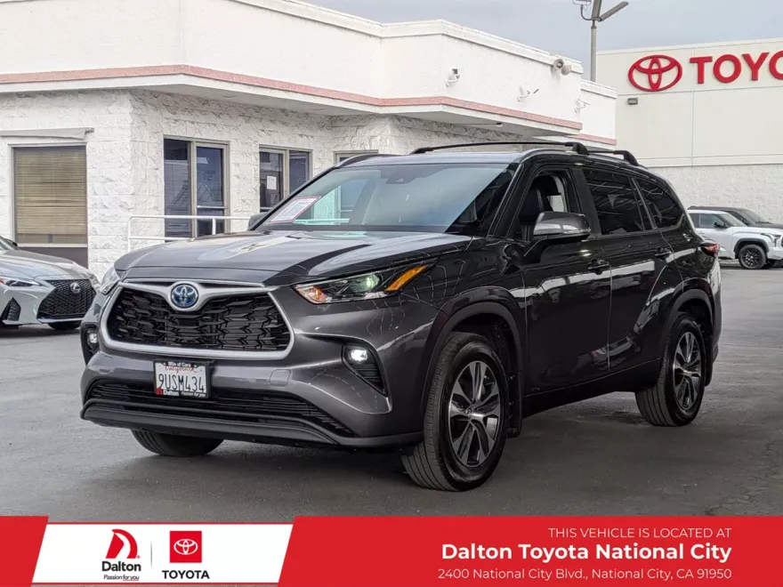 2024 Toyota Highlander Hybrid XLE photo 1