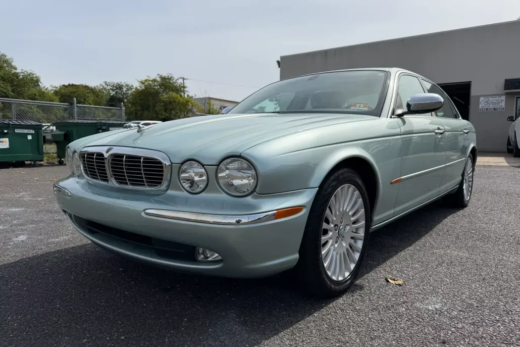 2005 Jaguar XJ Vanden Plas Super V8 LWB photo 1