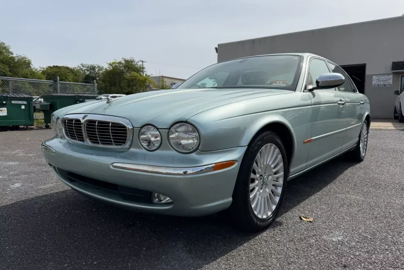 2005 Jaguar XJ Vanden Plas Super V8 LWB photo 1
